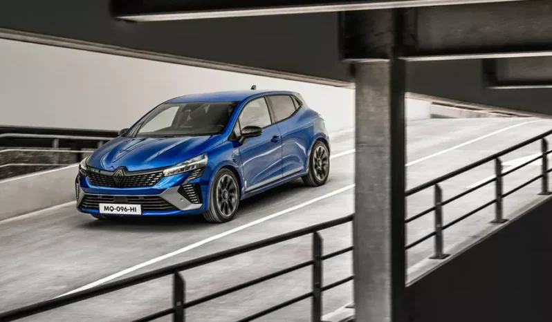 
								RENAULT Clio Hybride E-Tech complet									