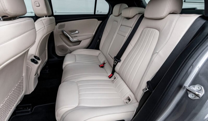 MERCEDES Classe A كامل
