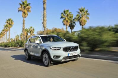 VOLVO XC40