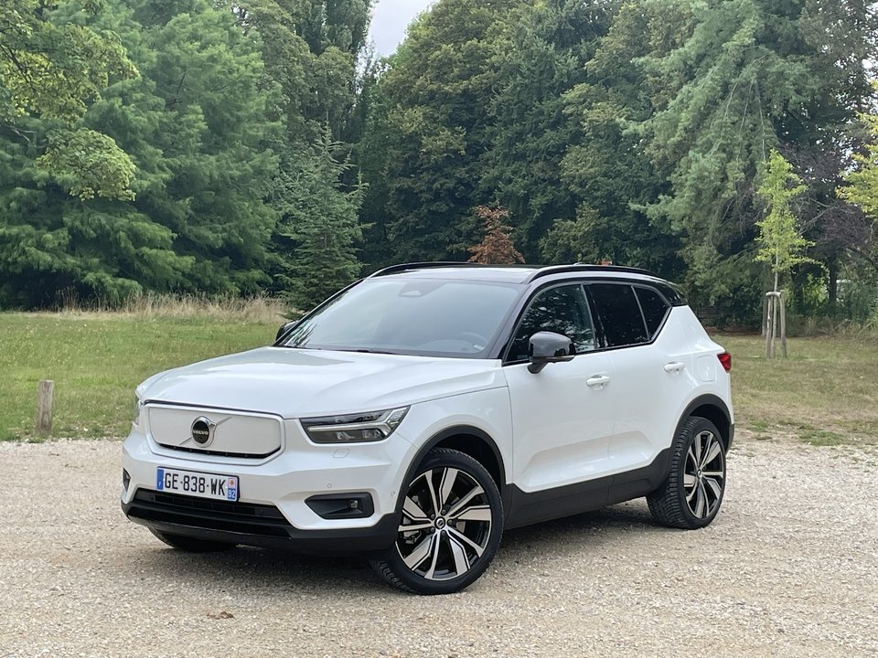 VOLVO XC40 EV