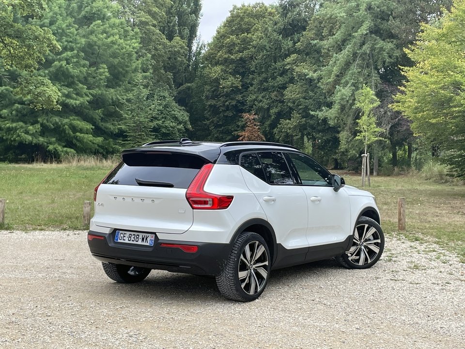 VOLVO XC40 EV