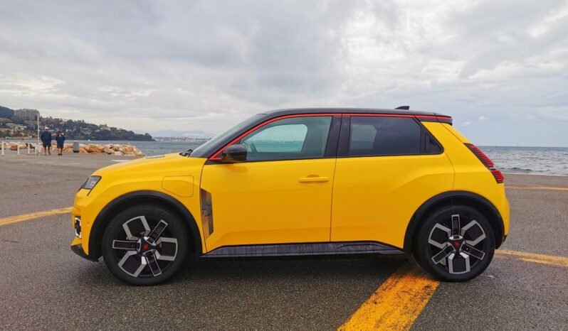 Renault 5 E-Tech كامل