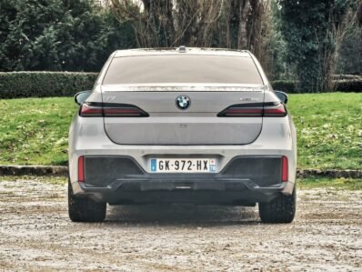 BMW i7