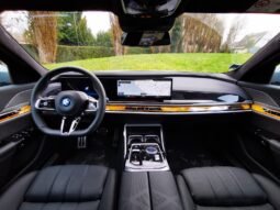 BMW i7 كامل