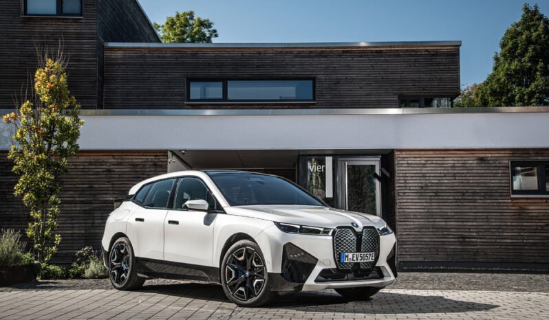 BMW iX كامل