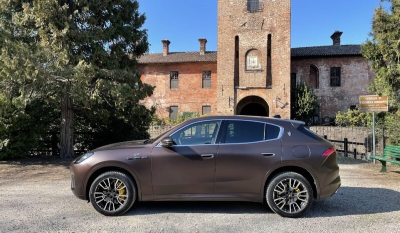 MASERATI Grecale completo