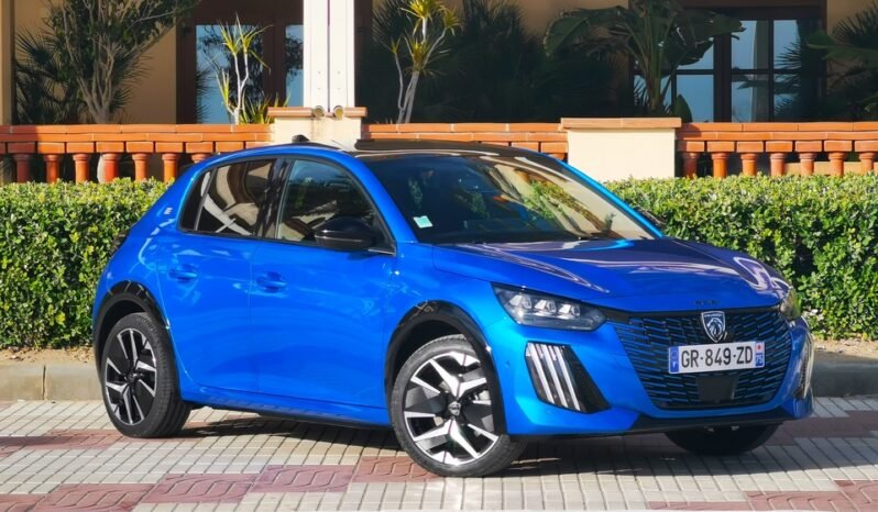 PEUGEOT 208 كامل