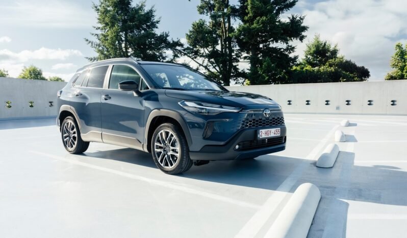 TOYOTA Corolla X SUV كامل