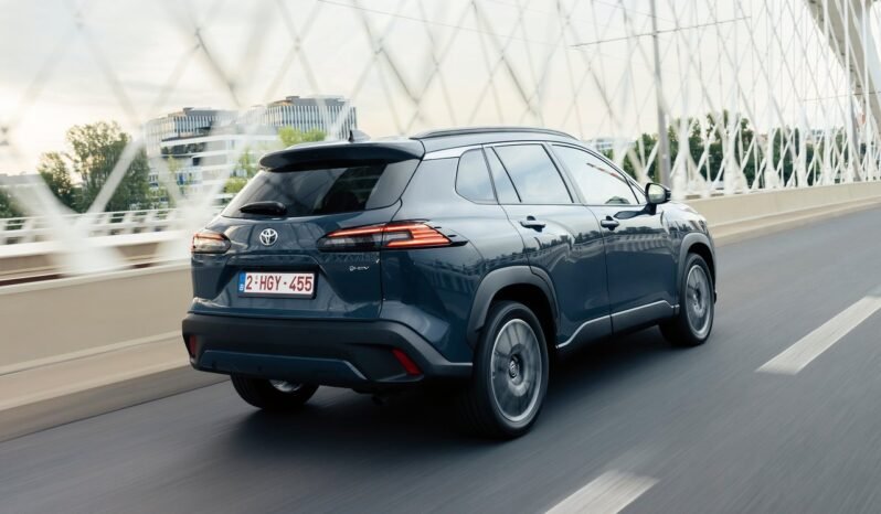 TOYOTA Corolla X SUV كامل