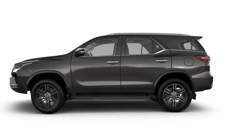 TOYOTA Fortuner completo