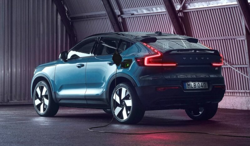 VOLVO C40 EV كامل