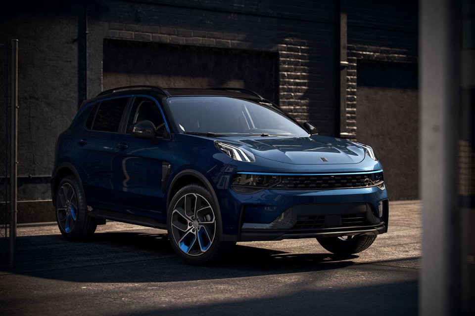 LYNK & CO 01