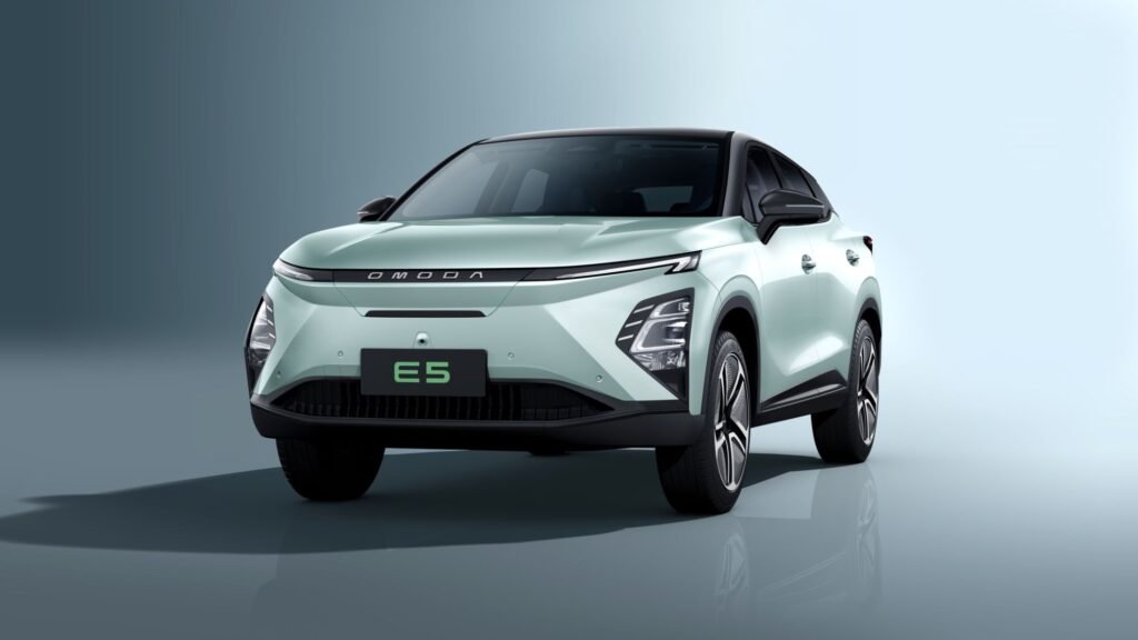 OMODA E5