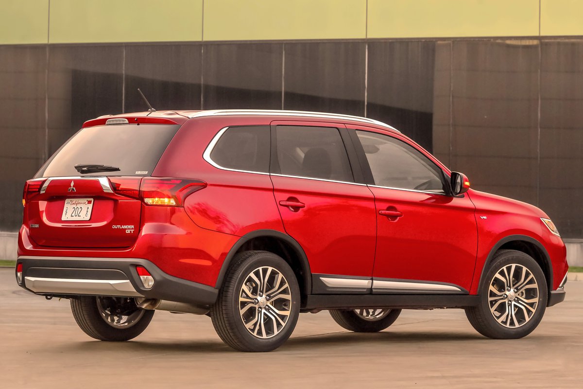 MITSUBISHI Outlander