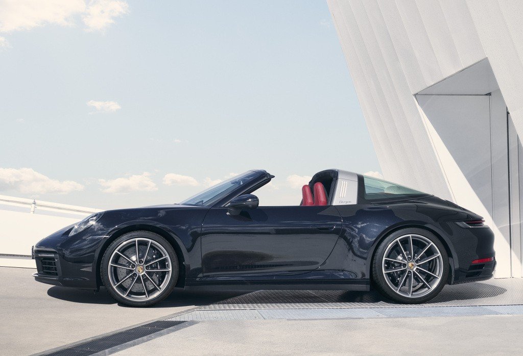 PORSCHE 911 Targa