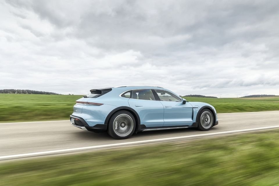 PORSCHE Taycan Cross Turismo