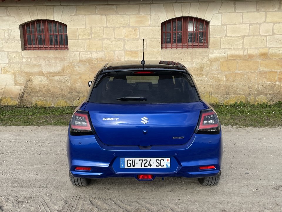 SUZUKI Swift
