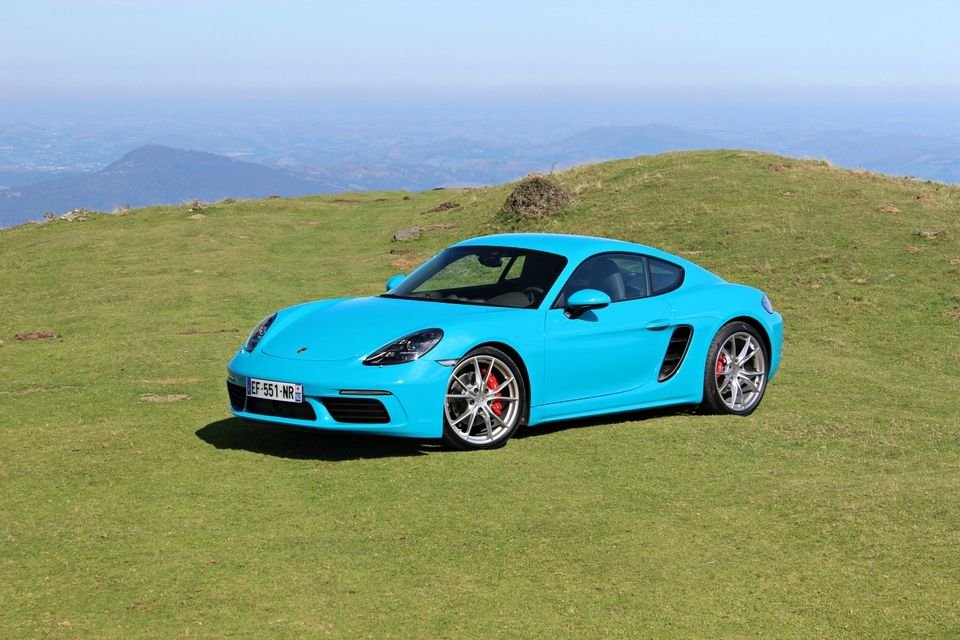 PORSCHE 718 Cayman