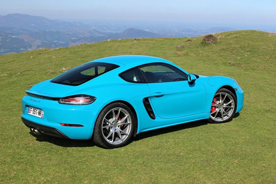 PORSCHE 718 Cayman