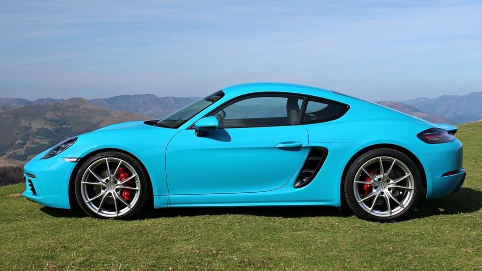 PORSCHE 718 Cayman